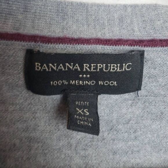 Banana Republic Merino Wool Gray Cardigan Sweater - Picture 2 of 8